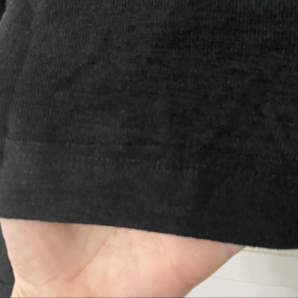 Kismet couture “Designed in Texas” Thumb Holes - Picture 11 of 15